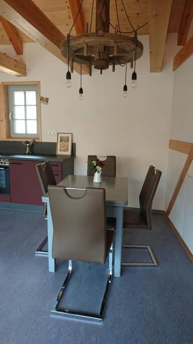 Mothsgut - Moderne Ferienwohnung Auf Dem Bauernhof Im Erzgebirge Oelsnitz  المظهر الخارجي الصورة